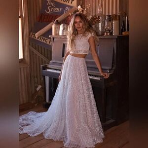 Evie Young Lyric Wedding Dress size 8, Brand NEW, 2 Piece Ivory/Latte